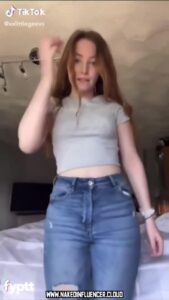 Gabby Goessling Influencer Blonde Beautiful Australian