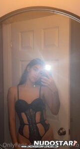 April Mae American Female Actress Onlyfans Bisexual Leaks